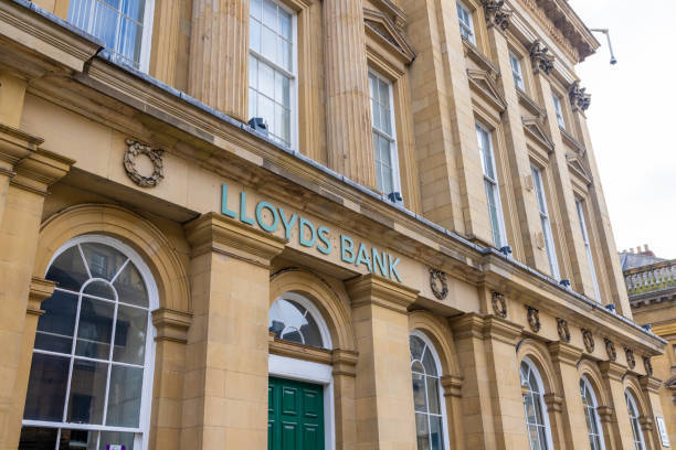 lloyds-banking-branch
