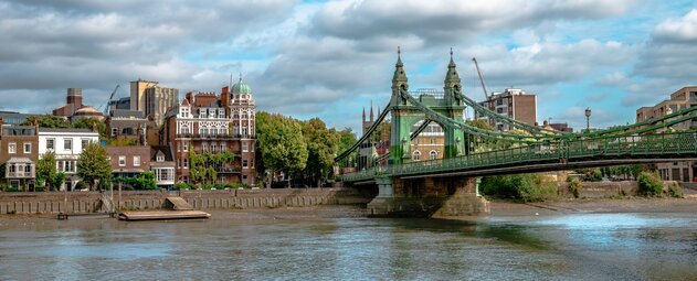 rsz_2fulham_bridge_2__istock-1360180268